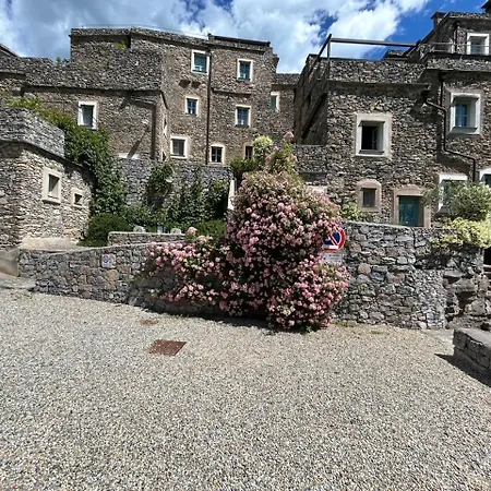 Holiday home Medieval Mountain Setting With Private Garden Colletta