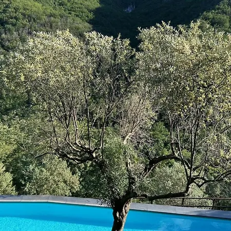 بيت للعطل 1 Bed Sleeps 4 Private Garden - Pool Colletta