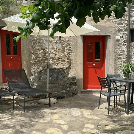 1 Bed Sleeps 4 Private Garden - Pool Сasa de vacaciones *