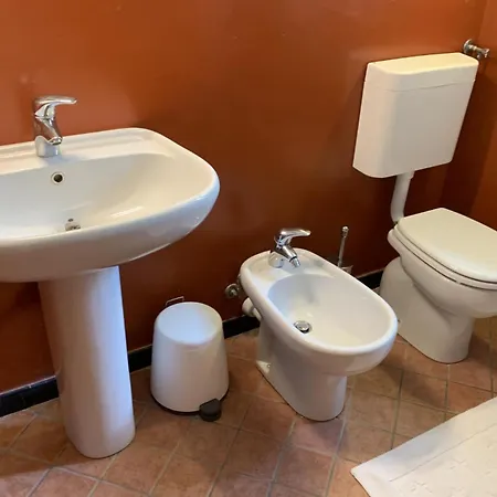 1 Bed Sleeps 4 Private Garden - Pool بيت للعطل Colletta