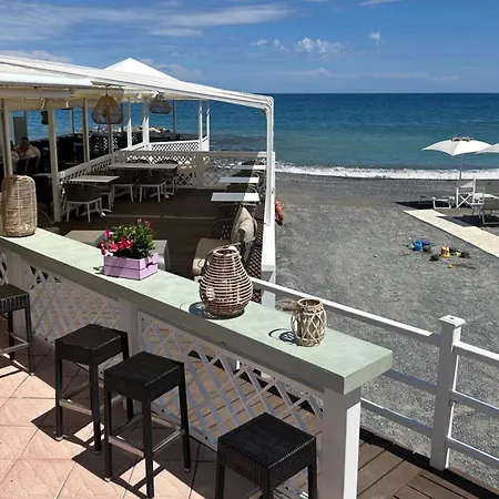 بيت للعطل 1 Bed Sleeps 4 Private Garden - Pool *