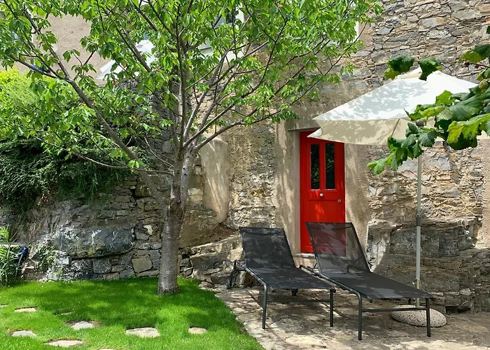 1 Bed Sleeps 4 Private Garden - Pool Сasa de vacaciones