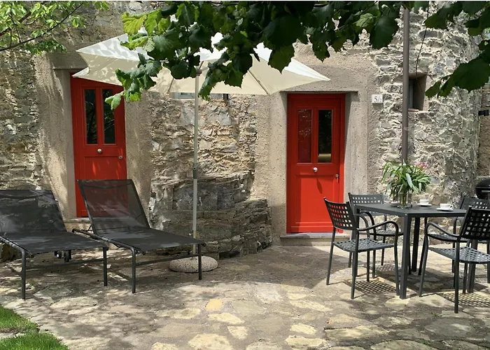 1 Bed Sleeps 4 Private Garden - Pool Сasa de vacaciones *